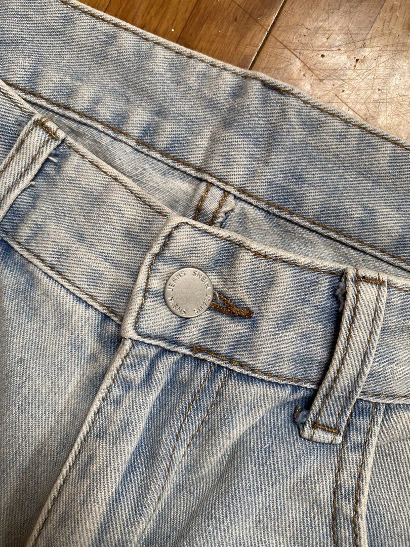 Manfinity Light Wash Denim Jeans Size M (Category: Jeans) located in Bulacan. Submitted by trippin_thriftin (Listing ID 1464901163, Image 3). Description: Size 30 - Brand/Model: Manfinity (Shein Jeans) - Size: Medium - Color/Wash: Neutral light blue with subtle fading - Fit: Straight leg - Details: Classic five-pocket styling, zip fly, branded button - Origin: Made in China.
