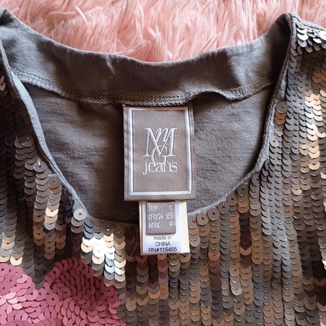 MANGO | Sequined Top Dress (Category: Sleeveless) located in Adams. Submitted by luckygirl.closet (Listing ID 1464914656, Image 3). Description: s-m slim fit "C'est pas vrai" text For parties.