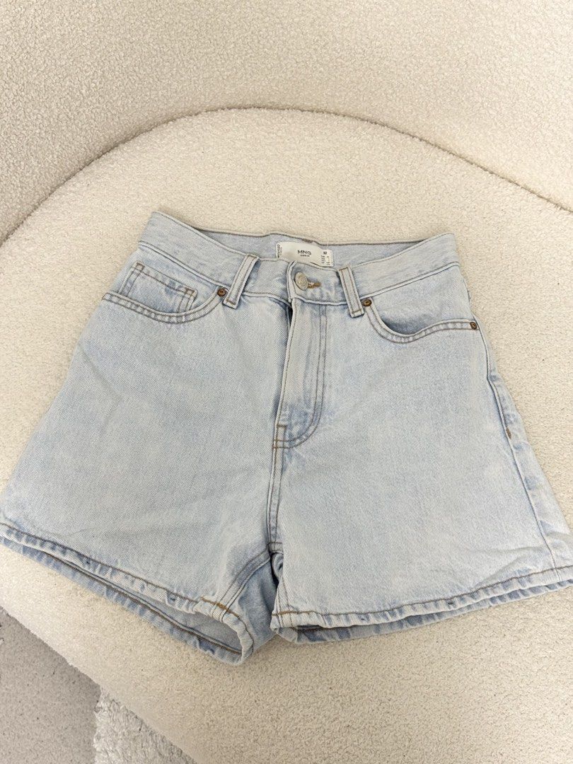 Mango denim hw shorts (Category: Shorts) located in Urdaneta. Submitted by hellocity16 (Listing ID 1464871222, Image 1). Description: Xs on tag.