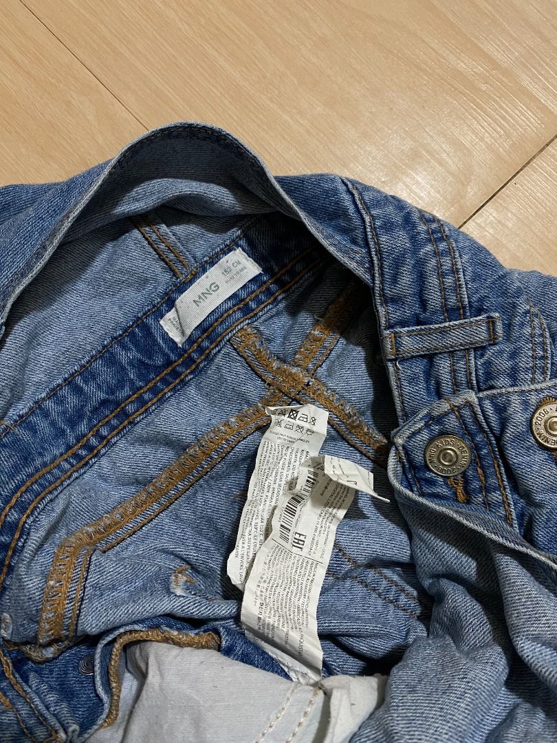 Mango Denim Youth / Womens Overalls (Category: Coats, Jackets and Outerwear) located in Cadiz. Submitted by thespotcdz (Listing ID 1464807936, Image 3). Description: Waist 14" (28) Length 34.5 Excellent condition 380 + sf.