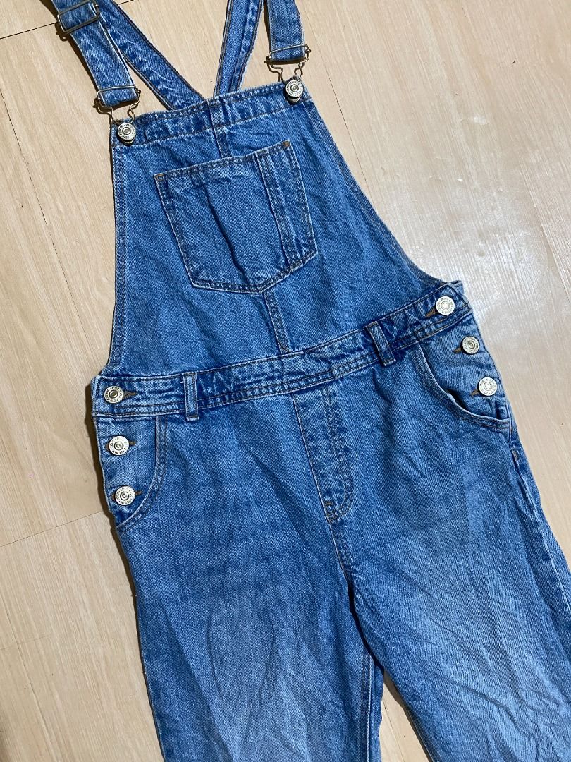 Mango Denim Youth / Womens Overalls (Category: Coats, Jackets and Outerwear) located in Cadiz. Submitted by thespotcdz (Listing ID 1464807936, Image 2). Description: Waist 14" (28) Length 34.5 Excellent condition 380 + sf.