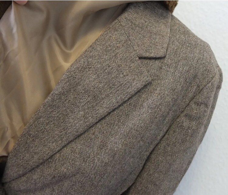 MANGO FUR TWEED BLAZER COAT SPAIN (Category: Coats, Jackets and Outerwear) located in Marikina City. Submitted by minimalistmanila (Listing ID 1464894370, Image 3). Description: MANGO FUR TWEED BLAZER From Spain, tan brown with removable fur and belt. With lining. Fits medium, 17 inches chest and 23 inches length. Old unused stock with label cut. Unique style. Great for travel. Order now! Mine - P3,999 Grab - P4,000 Lock - P4,100 *Skirt not inclu