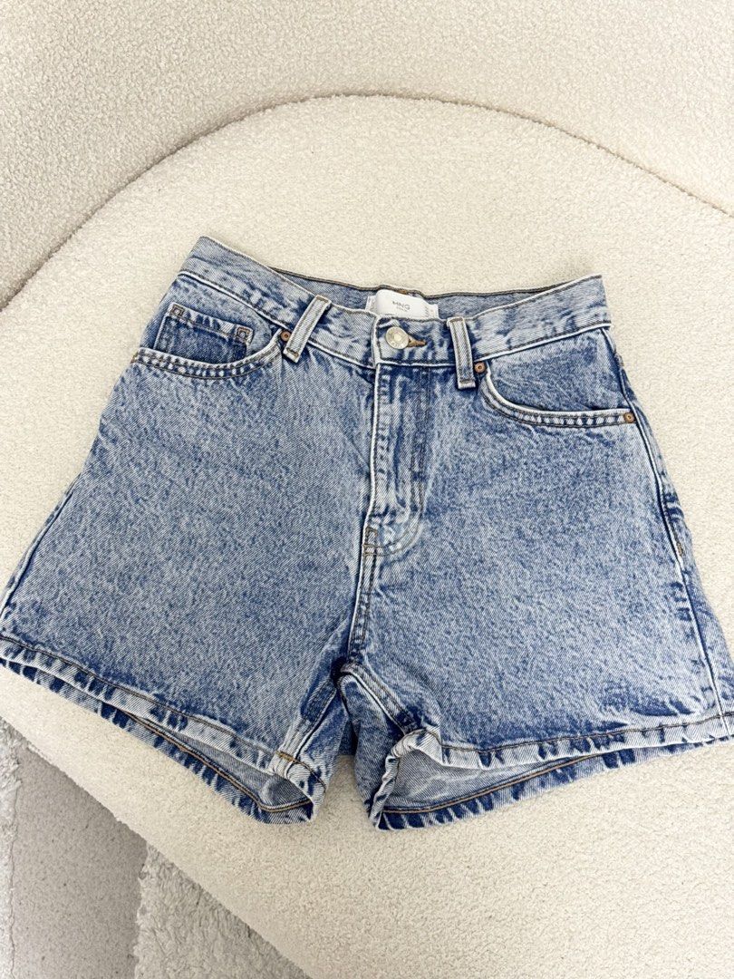Mango hw denim shorts (Category: Shorts) located in Urdaneta. Submitted by hellocity16 (Listing ID 1464871312, Image 1). Description: Xs on tag.