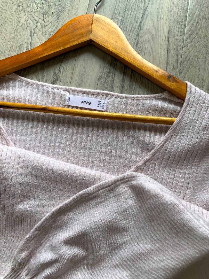 MANGO Ribbed Knit Puff Sleeve Top (Category: Blouses) located in Paranaque City. Submitted by famsale2016 (Listing ID 1464780137, Image 3). Description: Like new ✨ Size S Color Light blush Pink.