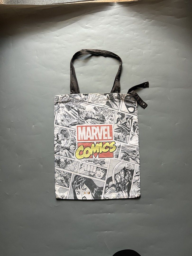MARVEL COMICS TOTE BAG (Category: Belt bags, Clutches and Pouches) located in Manila. Submitted by thriftwhoop (Listing ID 1464817671, Image 2). Description: .