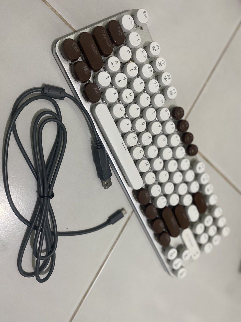 Mechanical Keyboard (Category: Computer Keyboard) located in Makati City. Submitted by jhentuball49023 (Listing ID 1464897590, Image 3). Description: E-Yooso Mechanical Keyboard Like new! .