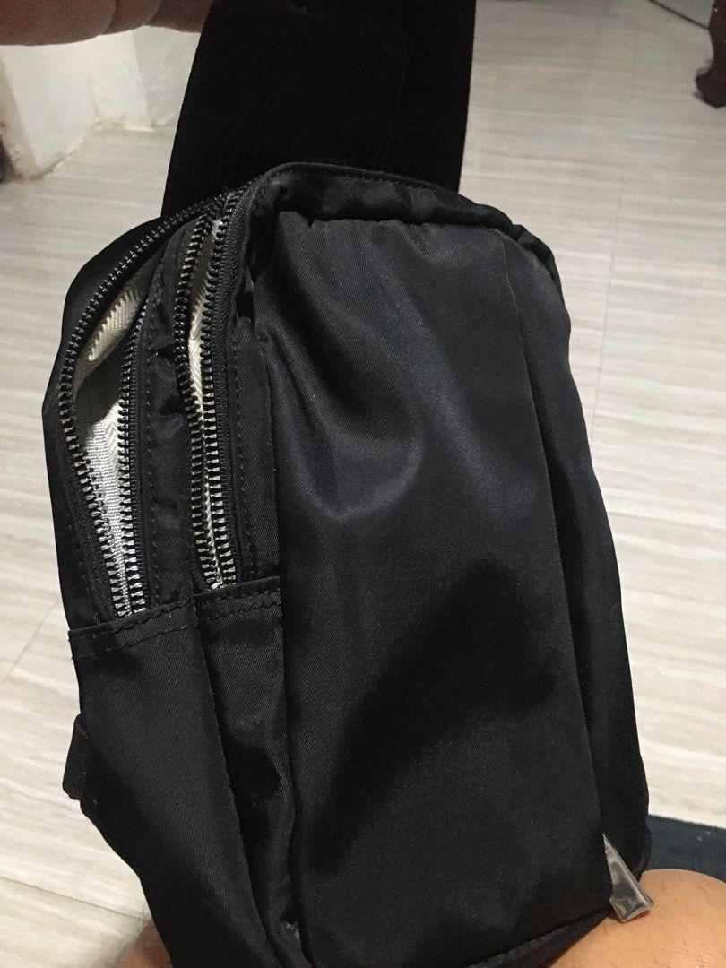 mens black body bag (Category: Sling Bags) located in Marilao. Submitted by joelheather02 (Listing ID 1464906058, Image 3). Description: .