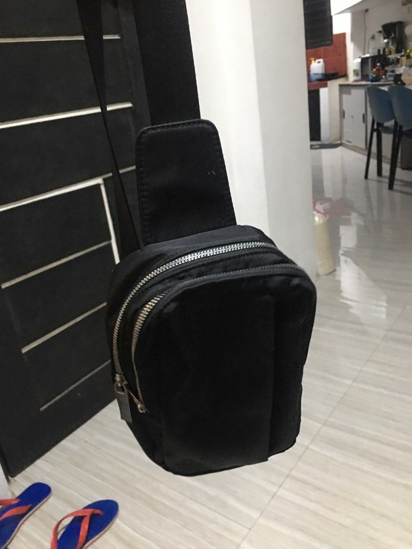 mens black body bag (Category: Sling Bags) located in Marilao. Submitted by joelheather02 (Listing ID 1464906058, Image 1). Description: .
