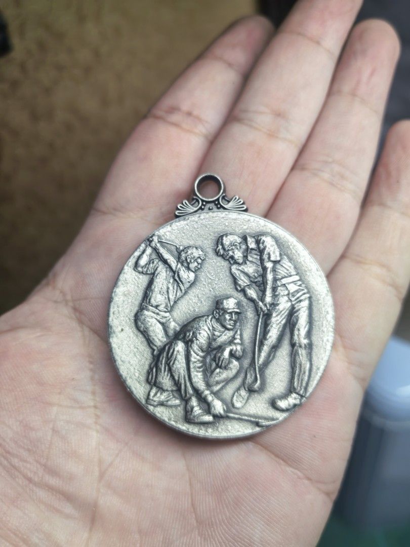 Metal Relief Trophy Insert - Golf Silver-Tone (Category: Vintage Collectibles) located in Cebu City. Submitted by dudes_villanueva (Listing ID 1464794173, Image 3). Description: Metal Relief Trophy Insert - Golf Silver-Tone In excellent condition Size: 45mm in diameter.