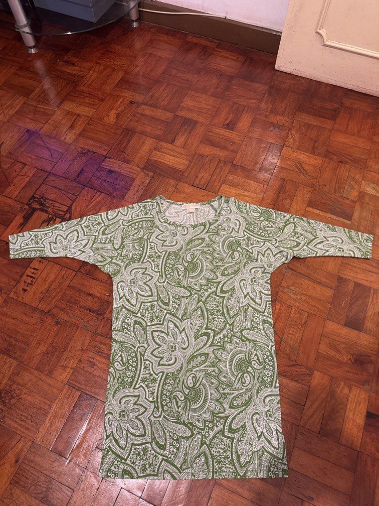 Michael Kors (Category: Dresses) located in Quezon City. Submitted by jmako (Listing ID 1464782284, Image 1). Description: Mk fits med to large .