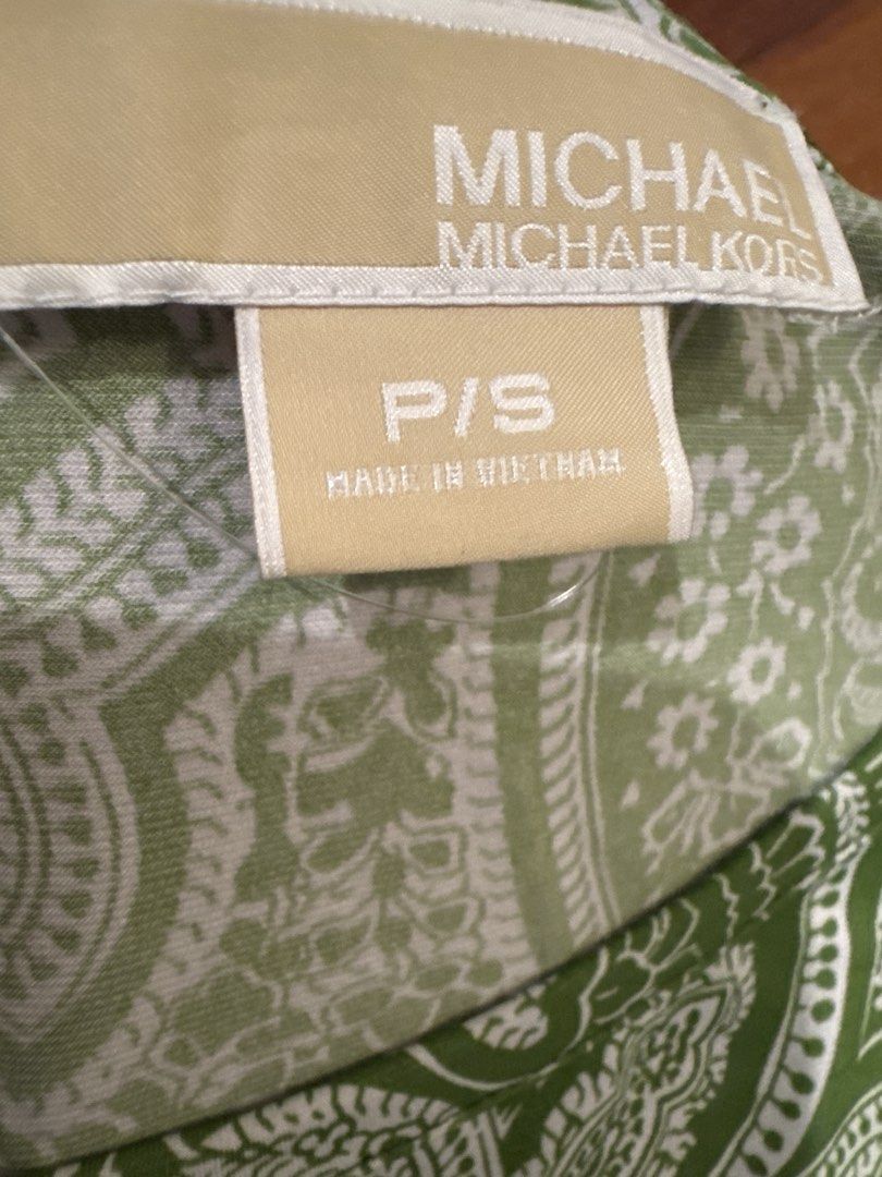 Michael Kors (Category: Dresses) located in Quezon City. Submitted by jmako (Listing ID 1464782284, Image 3). Description: Mk fits med to large .