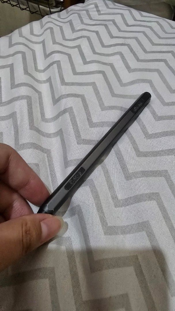Microsoft Surface Pro Pen (Category: Other Mobile & Gadget Accessories) located in Pasig City. Submitted by aangelic (Listing ID 1464968483, Image 3). Description: barely used, authentic .