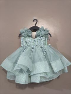(Category: ) located in . Submitted by emmafashionera (Listing ID 1464898350, Image 1). Description: .