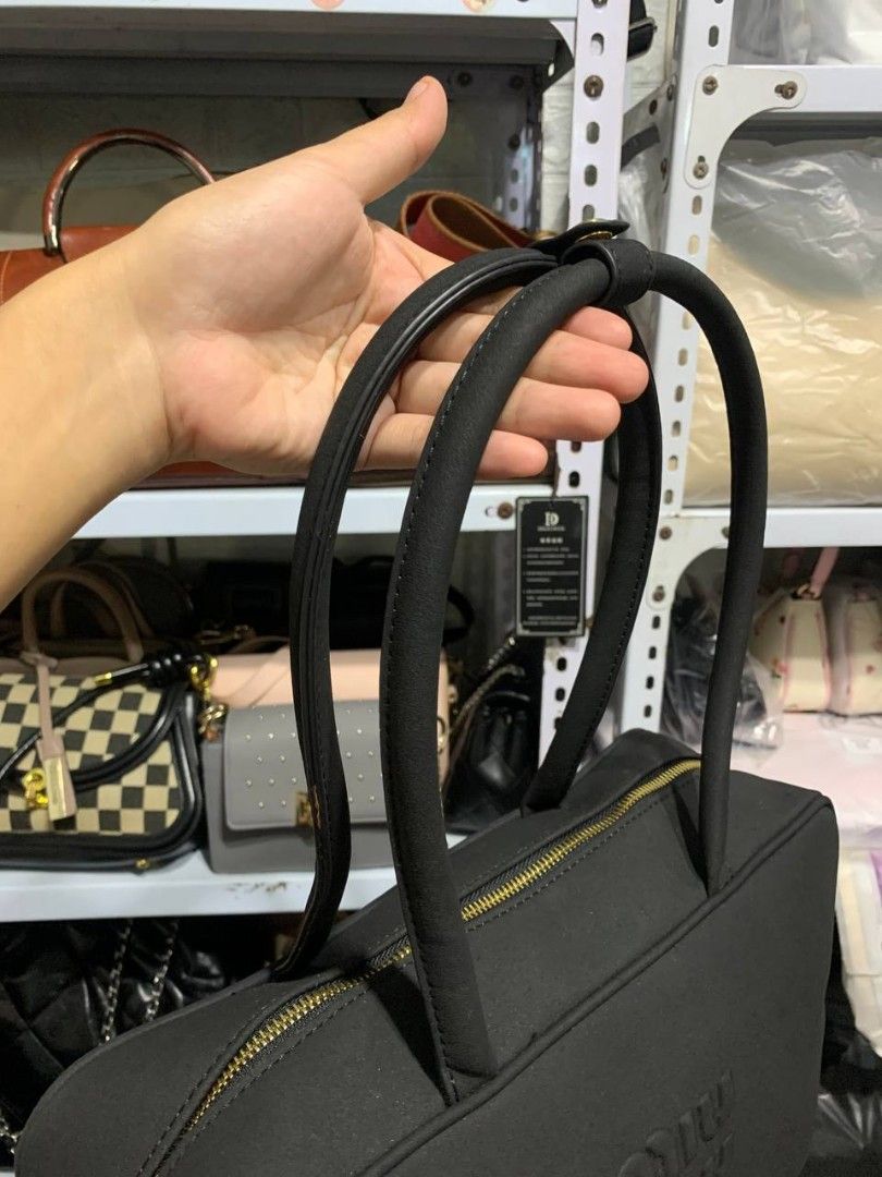 Miu Miu Beau Top Handle (Category: Shoulder Bags) located in Valenzuela. Submitted by _prettysimplecollection (Listing ID 1464840239, Image 2). Description: .
