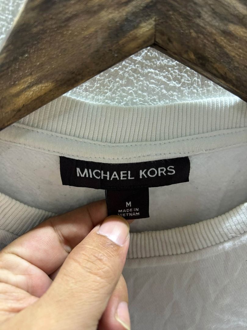 MK (Category: Coats, Jackets and Outerwear) located in Caloocan City. Submitted by j3ngsanity (Listing ID 1464899699, Image 3). Description: NO ISSUE AS NEW 21x26.5.