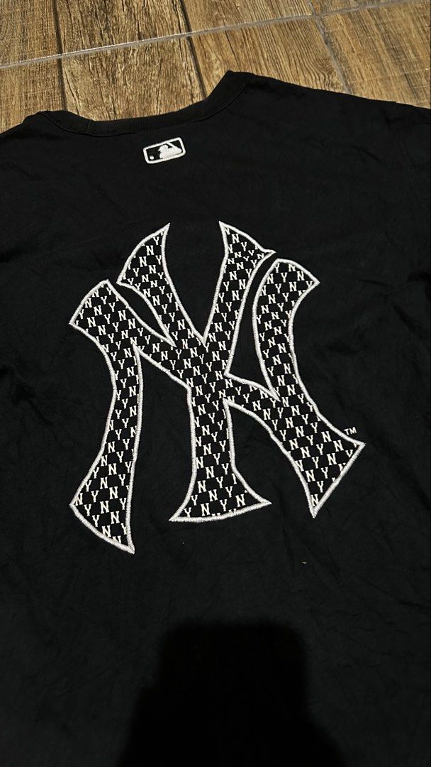 MLB BIG LOGO (Category: Tshirts & Polo Shirts ) located in Manila. Submitted by urban-vintage_2 (Listing ID 1464928758, Image 3). Description: ISSUE: NONE (NEED WASH) MOP :GCASH (NO COD) SHIP VIA: LALAMOVE & J&T LOCATION: PASIG CITY LENGTH: 27 WIDTH :19 .