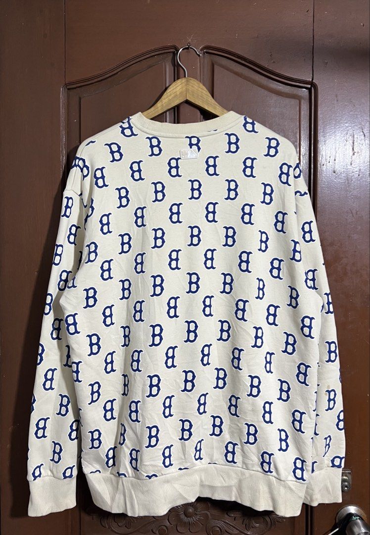 MLB Boston Redsox Cream AOP Sweater (Category: Coats, Jackets and Outerwear) located in Manila. Submitted by thriftpoint99 (Listing ID 1464887279, Image 2). Description: 24.5x30 Issue yellow stains Need wash Excellent condition.