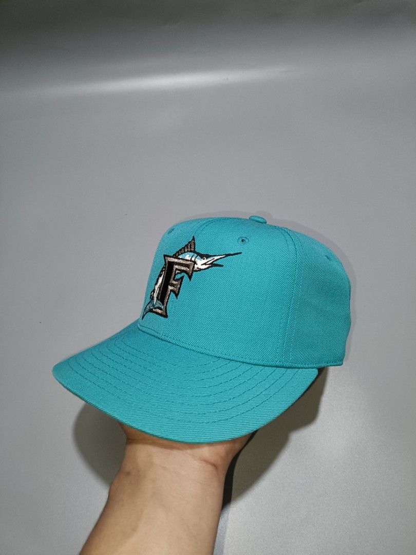 MLB Close Cap (Category: Caps & Hats) located in Cebu City. Submitted by findwaze6000 (Listing ID 1464789486, Image 1). Description: Excellent condition Size: 7 3/8 Issue: Yellow wish Sweatband (see last pic) the rest its all goods! Color rate: 9.8/10 Location: Cebu📍.