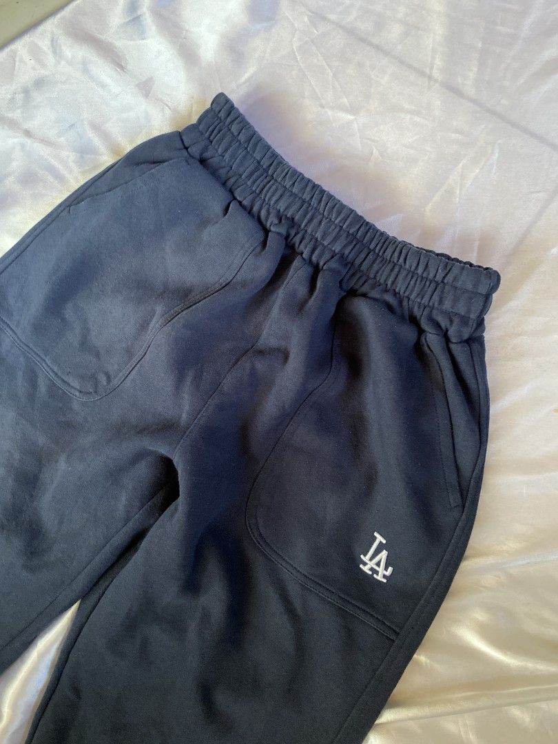 MLB Los Angeles Dodgers Navy Blue Sweatpants (Category: Joggers) located in Roxas City. Submitted by xyddvs (Listing ID 1464779704, Image 2). Description: waist:22-27 length:36.