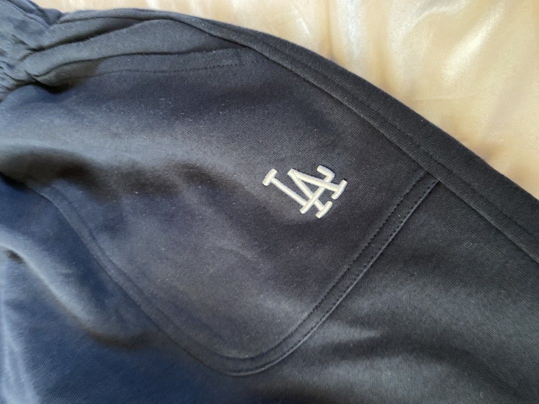 MLB Los Angeles Dodgers Navy Blue Sweatpants (Category: Joggers) located in Roxas City. Submitted by xyddvs (Listing ID 1464779704, Image 3). Description: waist:22-27 length:36.