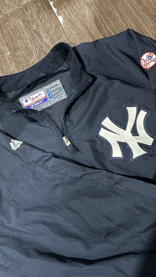 MLB YANKEE 1/4 ZIP WINDBREAKER (Category: Coats, Jackets and Outerwear) located in Manila. Submitted by damehski (Listing ID 1464926731, Image 2). Description: SIZE XL ON TAG 30.5 LENGTH 25.5 WIDTH 22 SLEEVE LENGTH 📥📥📥.