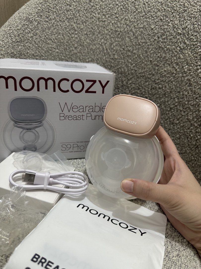 Momcozy S90 pro (Category: Breastfeeding & Bottle Feeding) located in Quezon City. Submitted by shopnenita (Listing ID 1464866911, Image 2). Description: with free breastmilk storage bag.