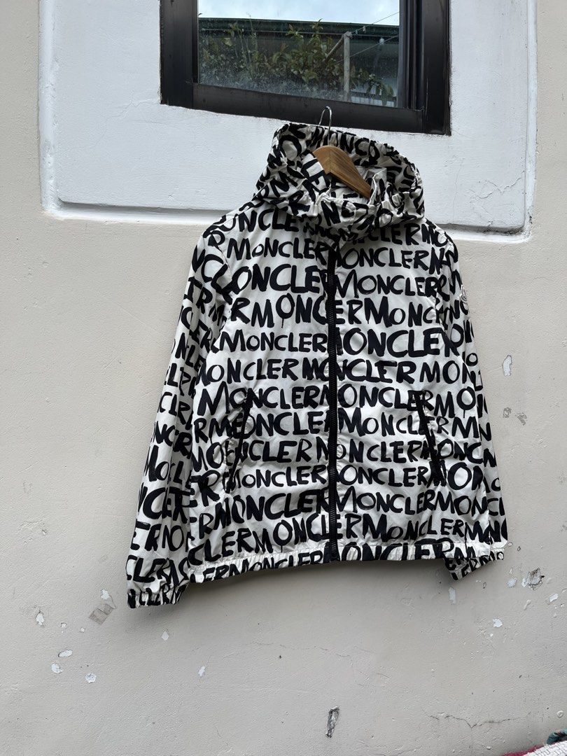 MONCLER HANOI GIUBOTTO (Category: Luxury Apparel) located in Baguio. Submitted by closetgc.clothingshop (Listing ID 1464891679, Image 3). Description: Moncler hanoi giubotto Guaranteed authentic Nfc still intact Best fit ( 1-2 ) Medium womens .