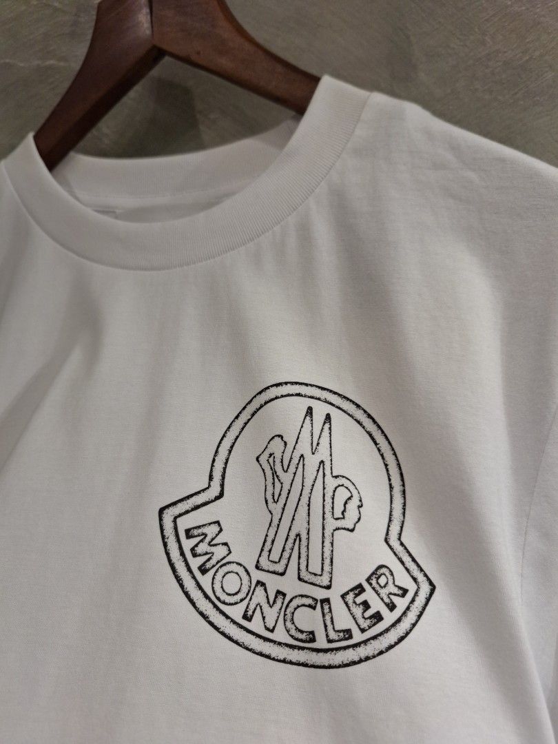 Moncler tshirt white (Category: Tshirts & Polo Shirts ) located in Muntinlupa City. Submitted by kstefanomela14 (Listing ID 1464919534, Image 3). Description: Moncler shirt brandnew small - 20.5 x 26 Medium - 21.5 x 27 Large - 22.5 x 28 XL - 23.5 x 29 Cod cop lalamove j&t LBC.