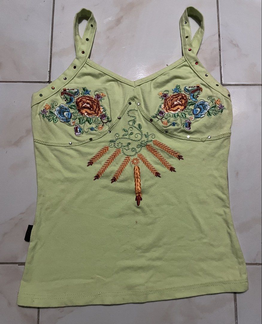 morgan green y2k vintage top (Category: Blouses) located in Paniqui. Submitted by chewwi (Listing ID 1464881879, Image 1). Description: xs-s issue: no beads ung sa ibang parts and tiny stain (check pics) dm for ww ^^.