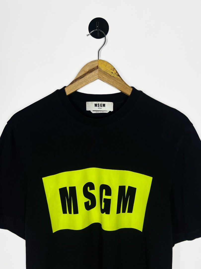 MSGM - Neon Box Logo Shirt (Category: Tshirts & Polo Shirts ) located in Bacolod City. Submitted by nodaysoff (Listing ID 1464965133, Image 3). Description: MSGM - Neon Box Logo Shirt - Authentic Measures: 21x29 | Medium Excellent condition No flaws ₱880.
