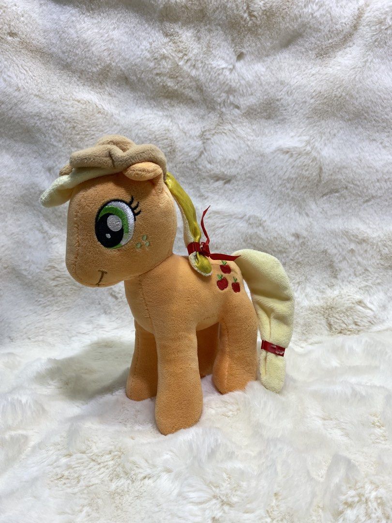 My Little Pony’ Applejack plush (Category: Plushies & Soft Toys) located in Kalibo. Submitted by ollie_stuffshop (Listing ID 1464778647, Image 1). Description: Height: 19cm, Length: 22cm Before you send your inquiries: ❗️Last Price is already posted ❗️Manage your expectations, WYSIWYG ❗️May need washing ❗️Dropoff is every Wednesday & Sunday.