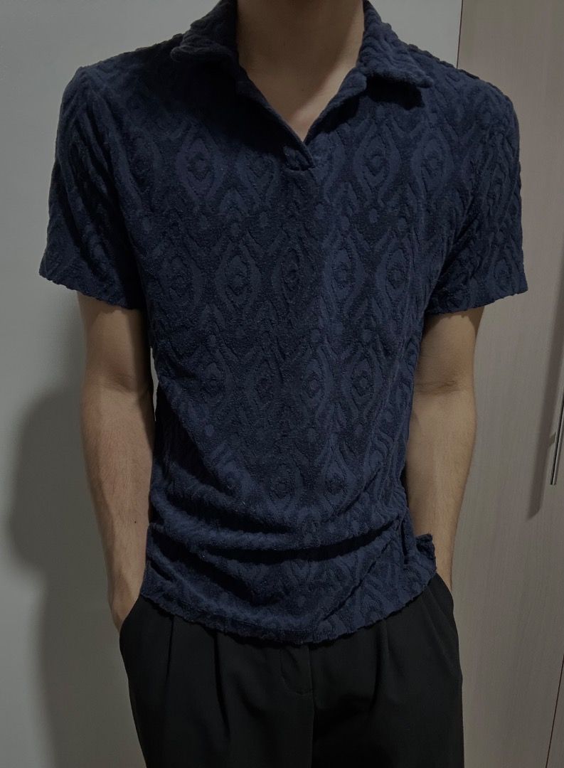 Navy Blue Textured Polo Shirt (Calliope) (Category: Tshirts & Polo Shirts ) located in Las Pinas. Submitted by copthesetops (Listing ID 1464930101, Image 3). Description: Worn and washed once, for reference 5’7 Lean body .