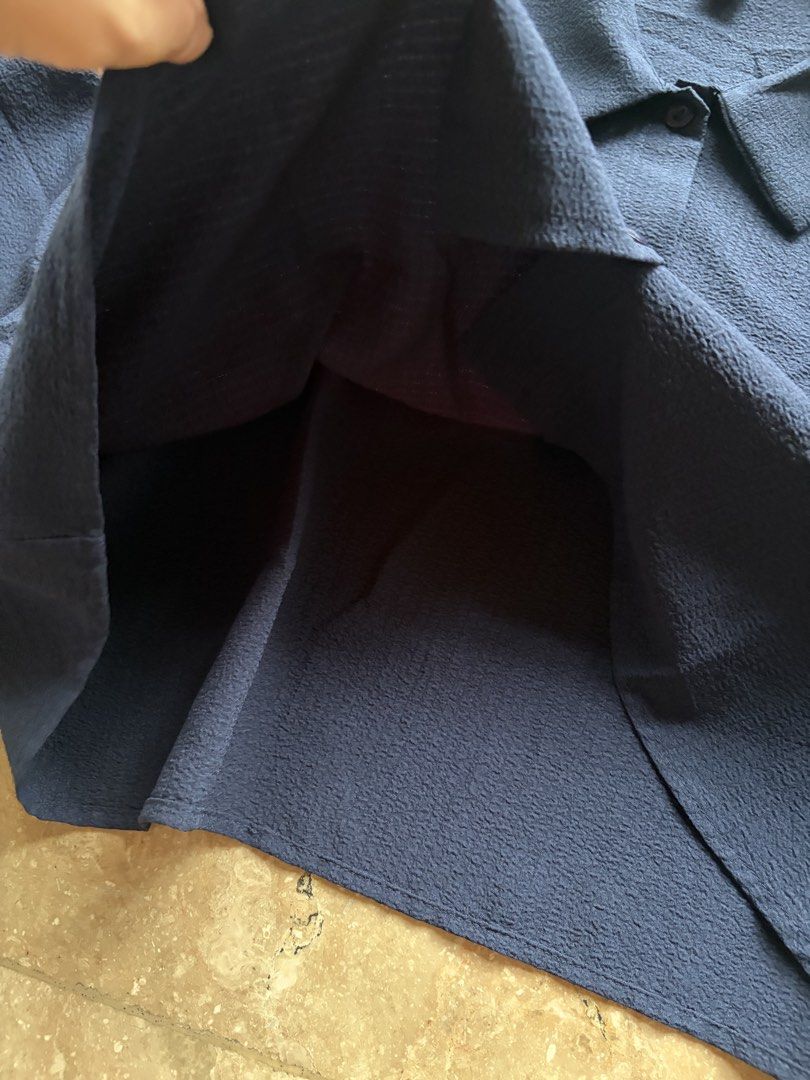 Navy Cropped Button-Up Blouse (Category: Others Tops) located in Quezon City. Submitted by tidyup.lara (Listing ID 1464966990, Image 3). Description: Size L Bust 40”+ Waist 40”+ Length 19” Condition 8/10: used but in good condition .