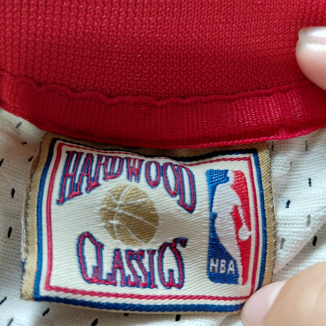 NBA MIAMI HEAT DWYANE WADR (Category: Activewear) located in Aringay. Submitted by lloybaltazar (Listing ID 1464775657, Image 3). Description: .