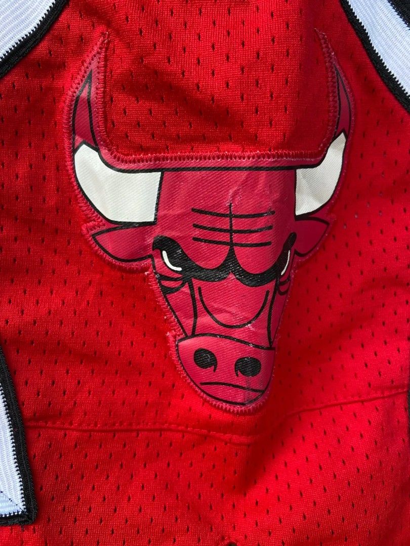 NBAxNIKE bulls (Category: Shorts) located in Cavite. Submitted by preloved_archives. (Listing ID 1464884380, Image 3). Description: 32x20.