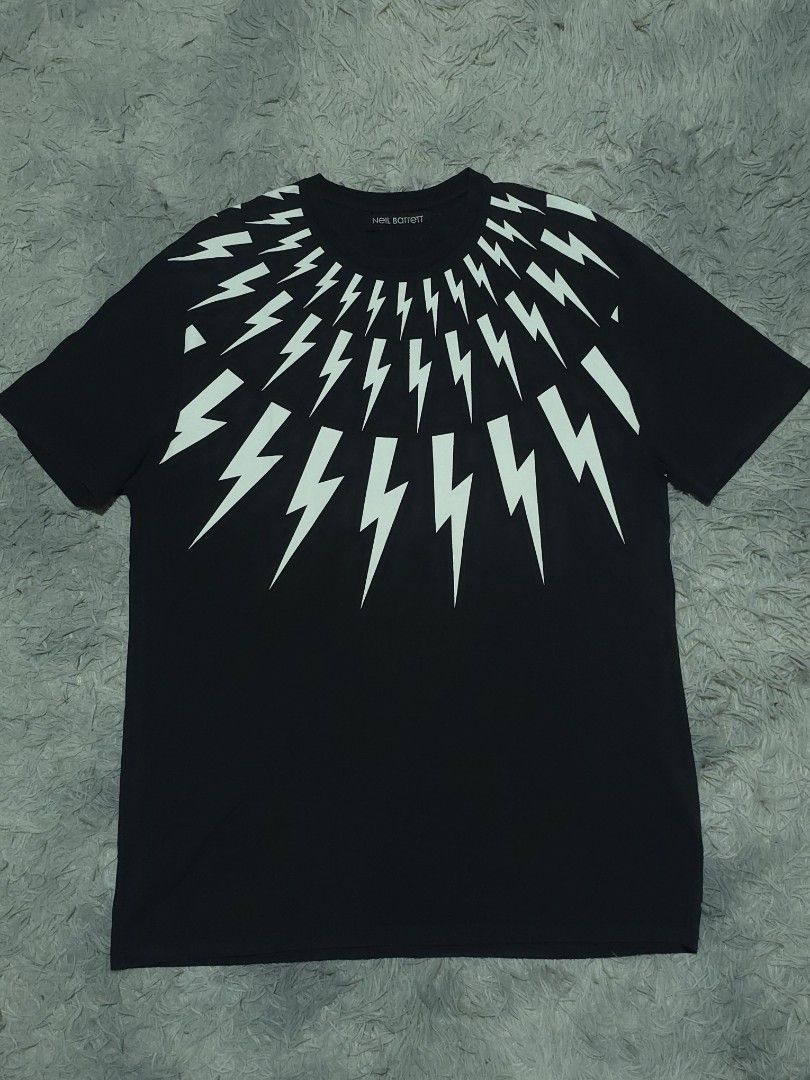Neil Barrett (Category: Tshirts & Polo Shirts ) located in Abulug. Submitted by humanwhosellthings (Listing ID 1464900819, Image 1). Description: NÈIL BARRÈTT ✅️Size: XLarge ✅️Dimes: 22W x 31L ✅Condition: Excellent ✅Issue: pinhole ✅Color Rate: 9.8/10.