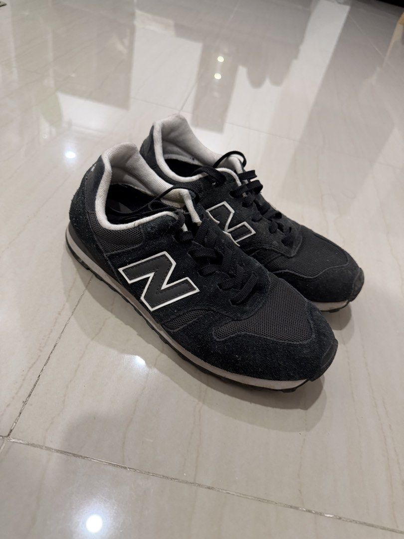 New Balance (Category: Sneakers) located in Malasiqui. Submitted by jeffrey89ers (Listing ID 1464885230, Image 1). Description: Bought in London Original/Authentic Free shipping.