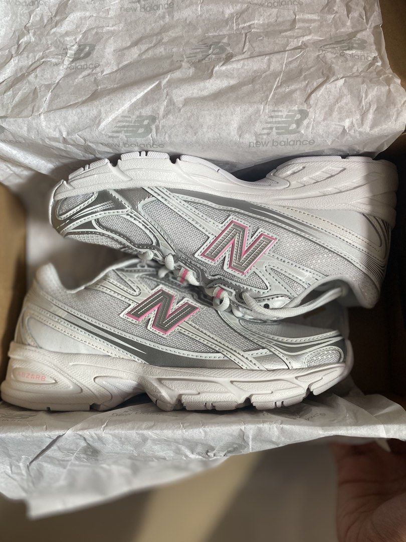 New Balance 740 (Category: Sneakers) located in Cabuyao City. Submitted by katieee__ (Listing ID 1464937395, Image 3). Description: .