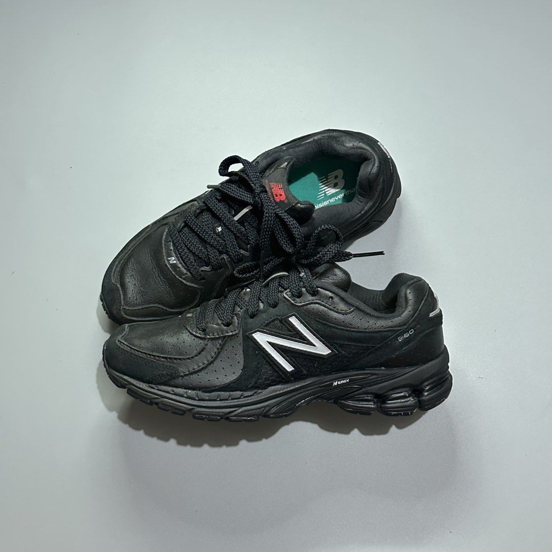 NEW BALANCE 860v2 x THIS IS NEVER THAT (Category: Sneakers) located in Baguio. Submitted by macshop_items (Listing ID 1464897041, Image 1). Description: NEW BALANCE 860v2 x THIS IS NEVER THAT - Size 6us mens/7-7.5us wmns(24cm) - Excellent condition - No issue ₱ 2,780 + sf .