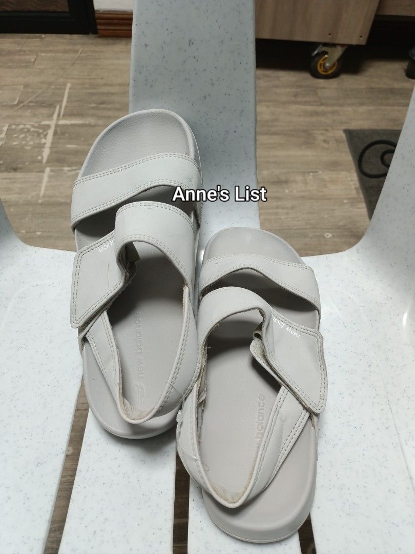 New Balance Sandals Size 38 Grey (Category: Sandals) located in Santa Maria. Submitted by anne_s.list (Listing ID 1464784137, Image 1). Description: - Brand: New Balance - Color: Grey - Size: 38 (24 cm) - Design: Comfortable slip-on with adjustable straps - Sole: Durable rubber outsoles with good grip - Condition: Minimal wear on straps and soles, great for daily casual walks #outdoorsandals #strapsandals #slipon #newbalance.