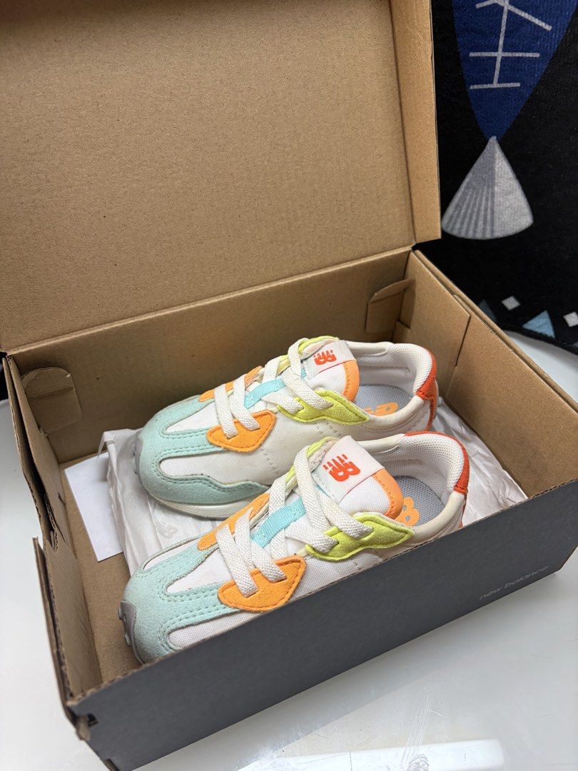 New balance sneakers kids (Category: Babies & Kids Fashion) located in Manila. Submitted by urbanwear (Listing ID 1464890629, Image 2). Description: 15cm .