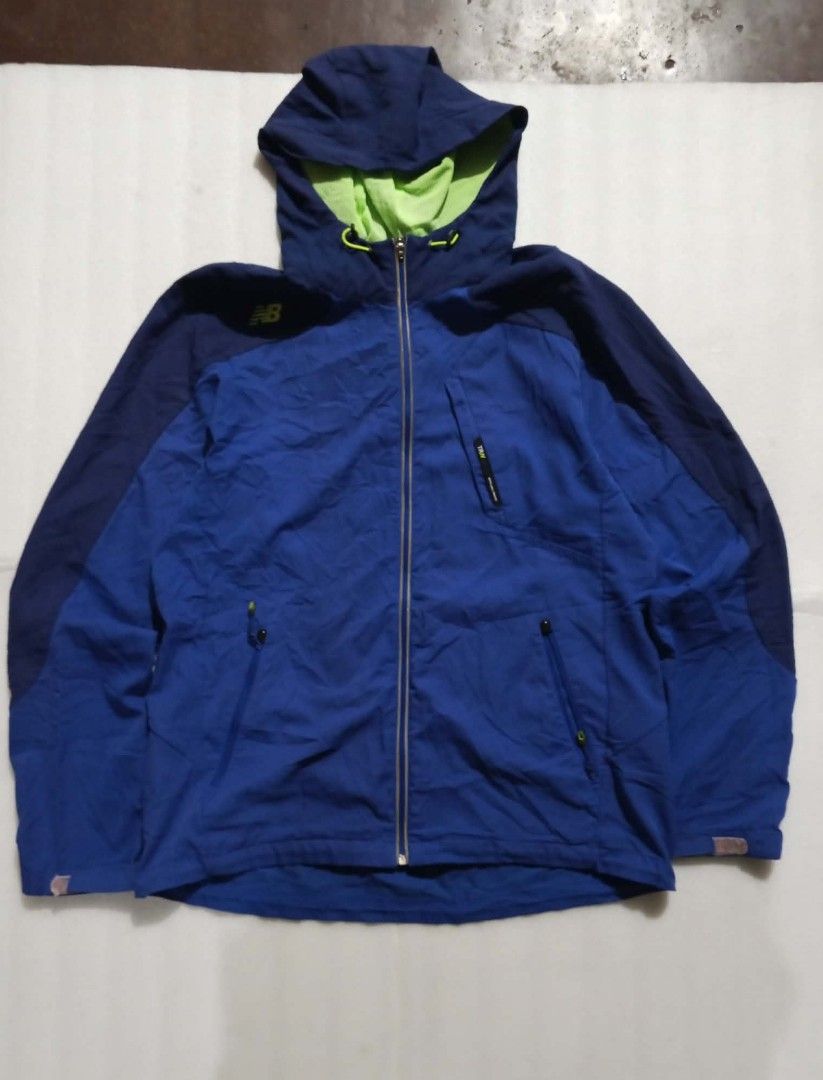 New balance windbreaker jscket (Category: Coats, Jackets and Outerwear) located in General Santos City (Dadiangas). Submitted by thrift_raid (Listing ID 1464773026, Image 1). Description: size Large.