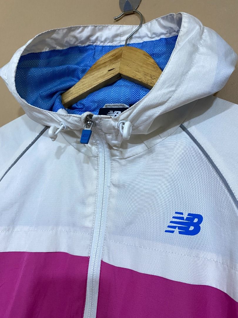 New Balance Womens Windbreaker Jacket (Category: Coats, Jackets and Outerwear) located in Cadiz. Submitted by thespotcdz (Listing ID 1464807220, Image 2). Description: Small 17 x 23 9/10 rate w/ smalls tains.