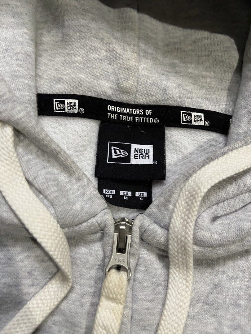 NEW ERA DOUBLE LOGO (Category: Hoodies) located in Salug. Submitted by bagdoi_finds (Listing ID 1464901534, Image 3). Description: WASHABLE STAINS MEDIUM UN TAG BEST FIT LARGE.