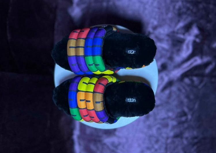 New Limited Edition UGG Maxi Pride Slides (Category: Slippers and slides) located in Pasig City. Submitted by apparelism.mnl (Listing ID 1464894048, Image 3). Description: New Limited Edition UGG Maxi Pride Slides Womens 6 Retails for 7,540 in Peso No Box 100% Original from US Lalamove/LBC Only Gcash/Bank Transfer Location: Cainta Rizal No to Lowball offers.