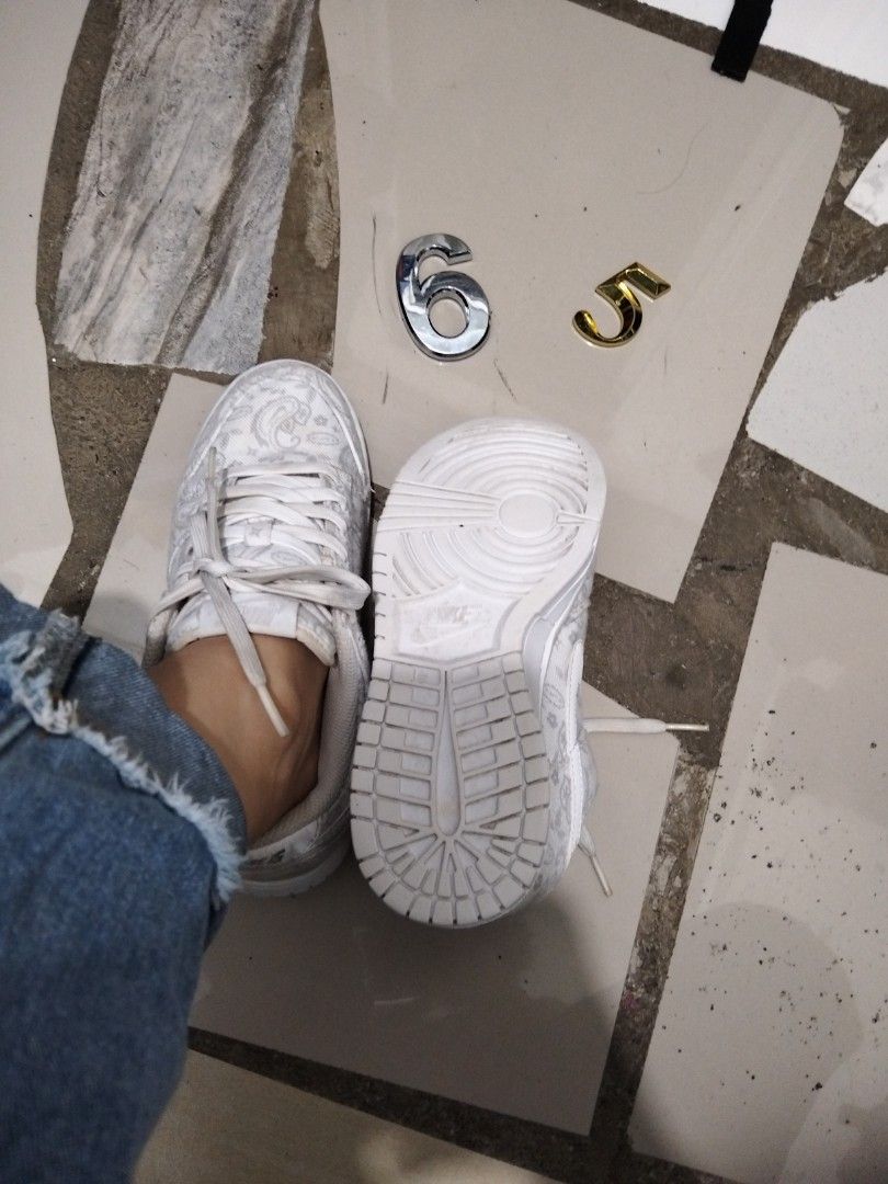 Nike (Category: Sneakers) located in El Salvador. Submitted by francheskaukayukay (Listing ID 1464873028, Image 3). Description: size 6.5.