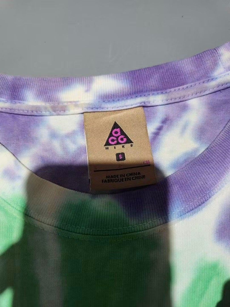 nike acg (Category: Activewear) located in General Santos City (Dadiangas). Submitted by alzacksimo35414 (Listing ID 1464898306, Image 3). Description: 599 +sf PHOTO MAY VARY DUE TO LIGHTING 🥰 Brand: ACG multi color ✅️size M ✅️actual dimention 19 × 28 ✅️exc. condition ✅️9.7 colorate ✅no issue DISCLAIMER: Please note that I ZACK SIMON is not affiliated with or endorsed by any brand. Any brand names or trademarks mentioned are the properties of th