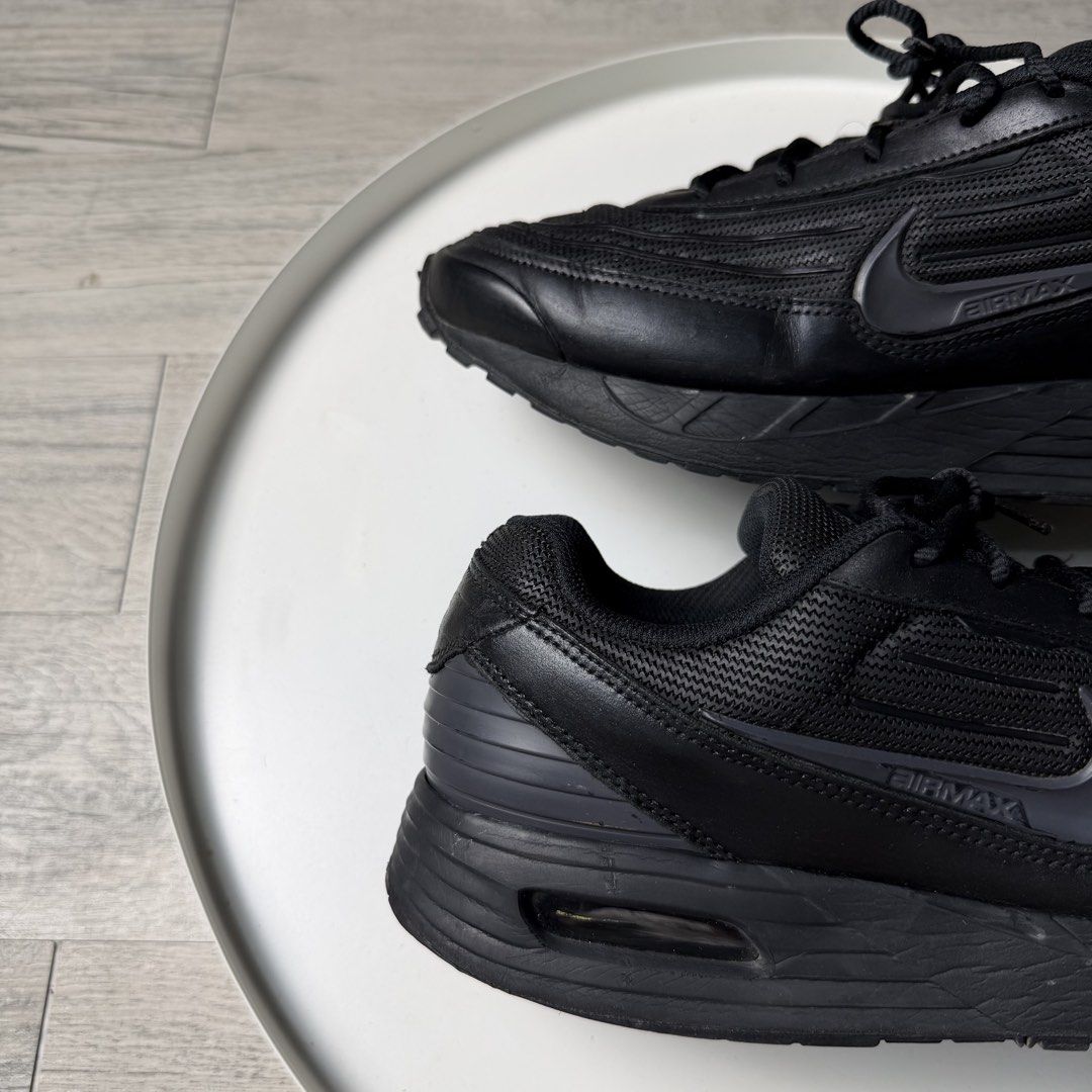 Nike Airmax Anthracite (Category: Sneakers) located in Valenzuela. Submitted by wornagainstudios (Listing ID 1464832999, Image 2). Description: .