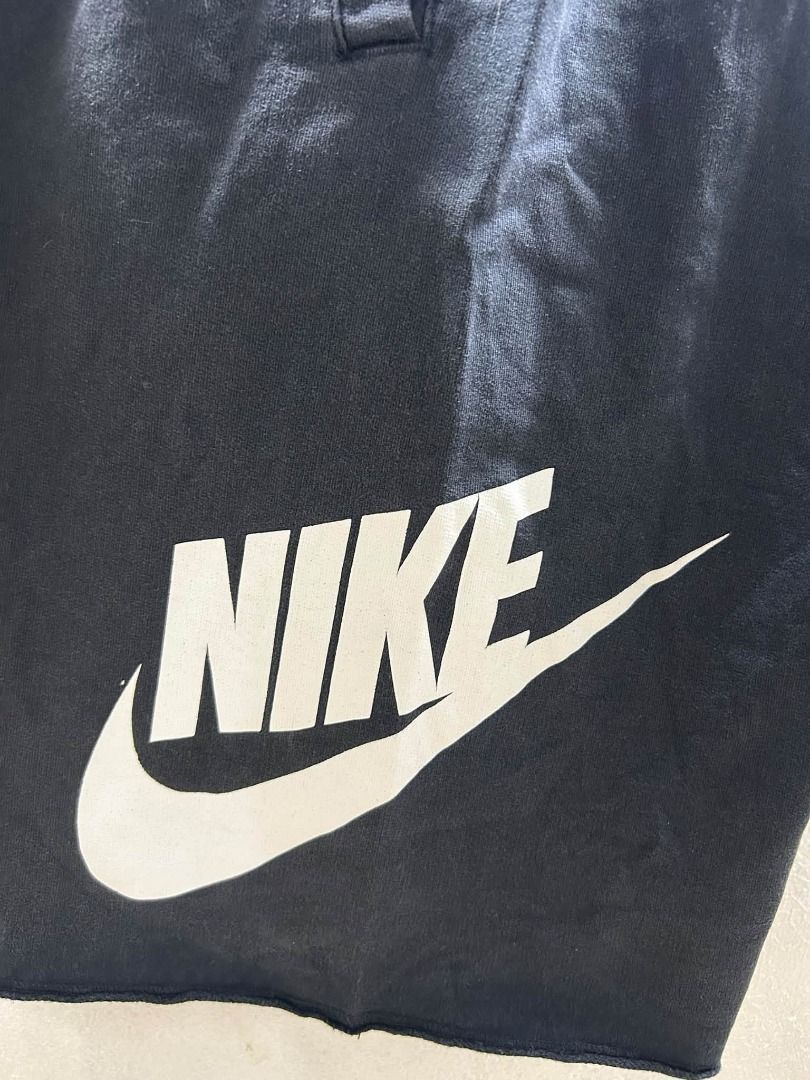 NIKE ALUMNI (Category: Shorts) located in Caloocan City. Submitted by j3ngsanity (Listing ID 1464927484, Image 3). Description: SIZE : 30-34x21.5x12.5 ISSUE : 1 PINHOLE MIN CRACK PRINTS HALOS WALA / PAINT SCRATCH SA EYELET COLOR RATE : 8/1.