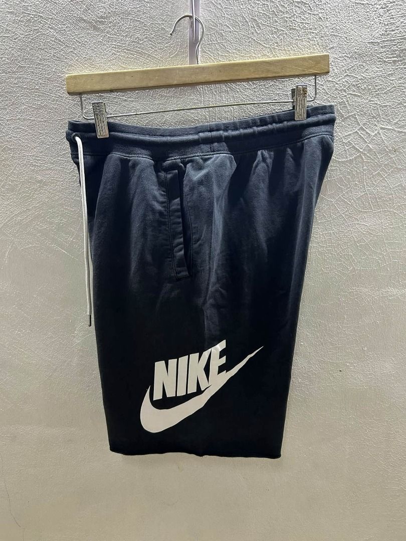 NIKE ALUMNI (Category: Shorts) located in Caloocan City. Submitted by j3ngsanity (Listing ID 1464927484, Image 2). Description: SIZE : 30-34x21.5x12.5 ISSUE : 1 PINHOLE MIN CRACK PRINTS HALOS WALA / PAINT SCRATCH SA EYELET COLOR RATE : 8/1.